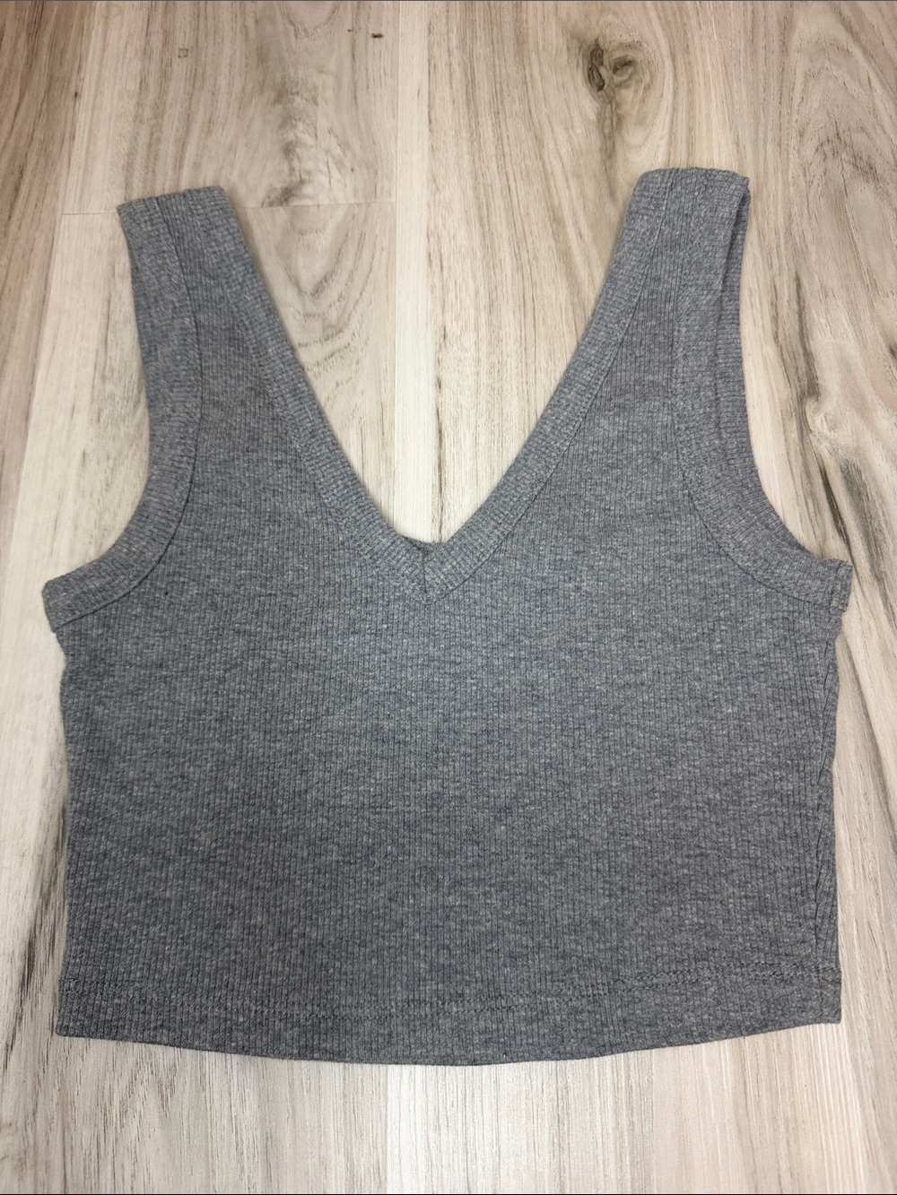 NWOT Wild Fable Ribbed V-Neck Crop Tank Top - Gray size Xs